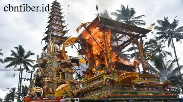 Wisata Budaya Upacara Ngaben di Bali