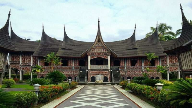 Keelokan Rumah Gadang Sungai Beringin sebagai Simbol Budaya yang Hidup